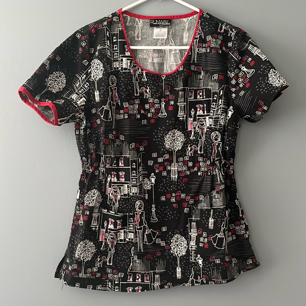 Women’s scrub top - Picture 1 of 3